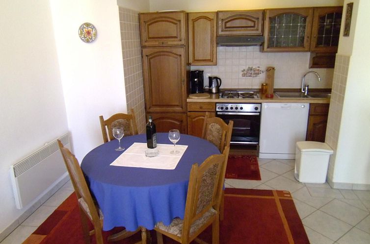 Appartement Apartment mit 1 Schlafzimmer und Balkon für 2 P