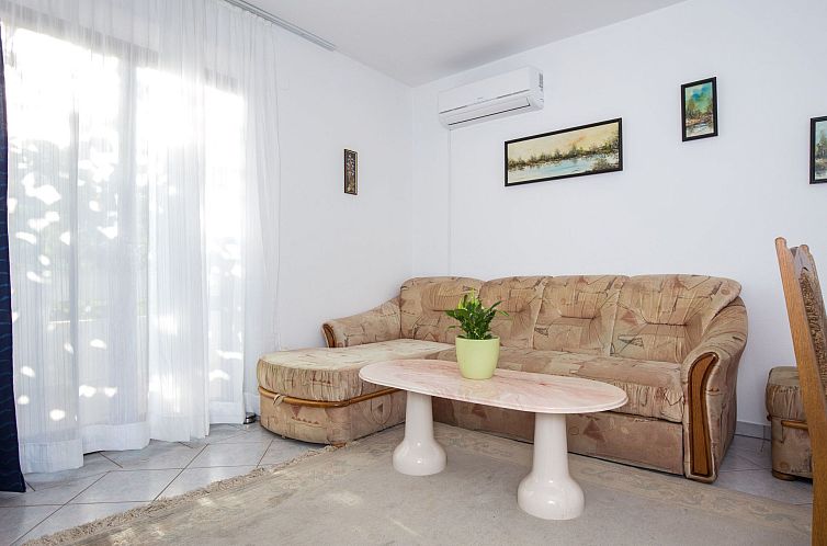 Appartement Apartment mit 1 Schlafzimmer und Balkon für 2 P