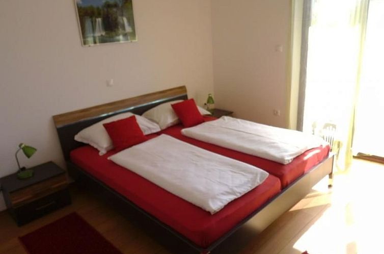 Appartement Wohnung Nr. 1 mit 2 Schlafzimmern und 2 Balkonen