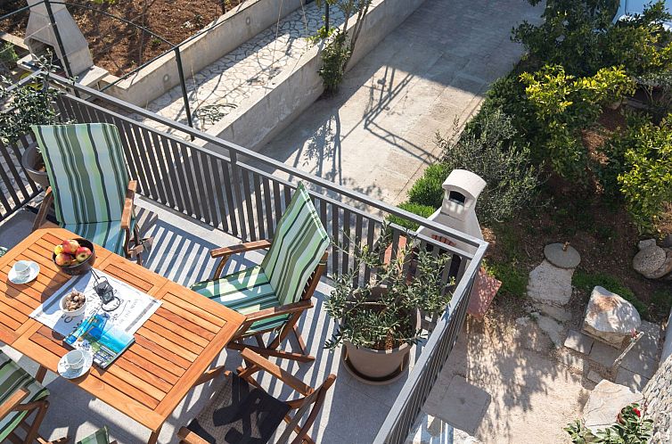 Unterkunft 1048934 - Ferienhaus Kvarner - Vakantiehuis mit Garten, Grill und Terrasse