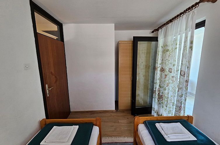 Appartement Wohnung auf zwei Etagen mit Terrasse und Balkon