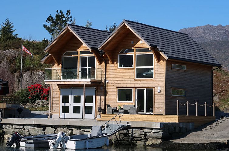 Guest house 10515304 - Apartment Fjord Norway - Appartement Huglavika