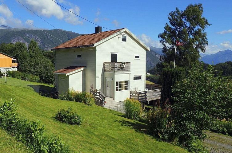 Vrijstaande woning in Stranda