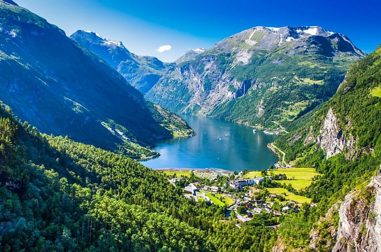 Vrijstaande woning in Stranda