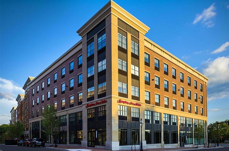 Hampton Inn & Suites Portsmouth Downtown