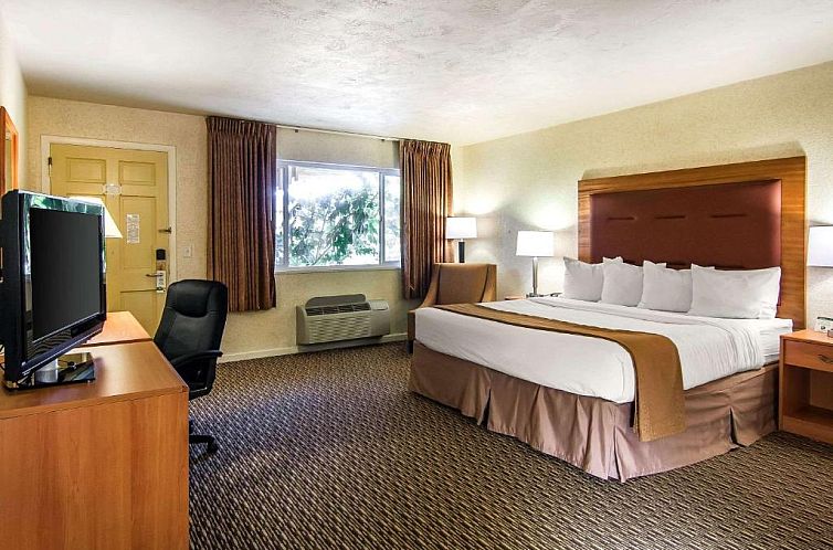 Quality Inn & Suites at Coos Bay