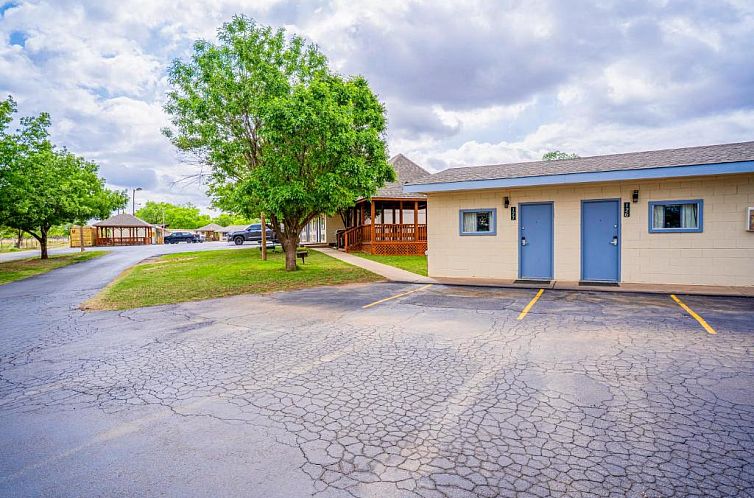 Purple Sage Motel