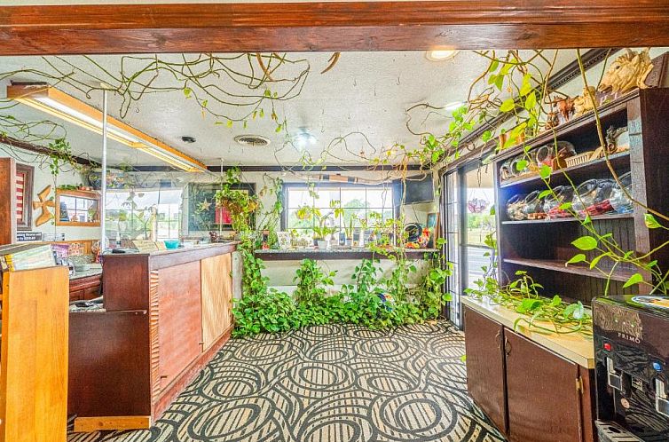 Purple Sage Motel