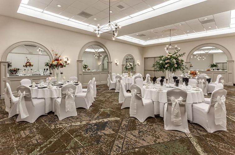 Holiday Inn Philadelphia South-Swedesboro, an IHG Hotel