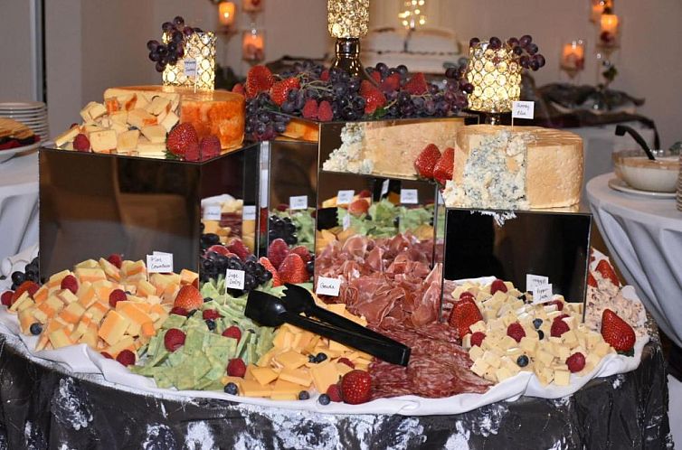 Holiday Inn Philadelphia South-Swedesboro, an IHG Hotel