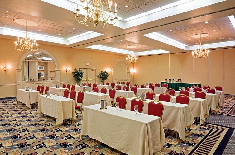 Holiday Inn Philadelphia South-Swedesboro, an IHG Hotel