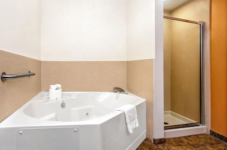 Holiday Inn Express Hotel & Suites Inverness, an IHG Hotel