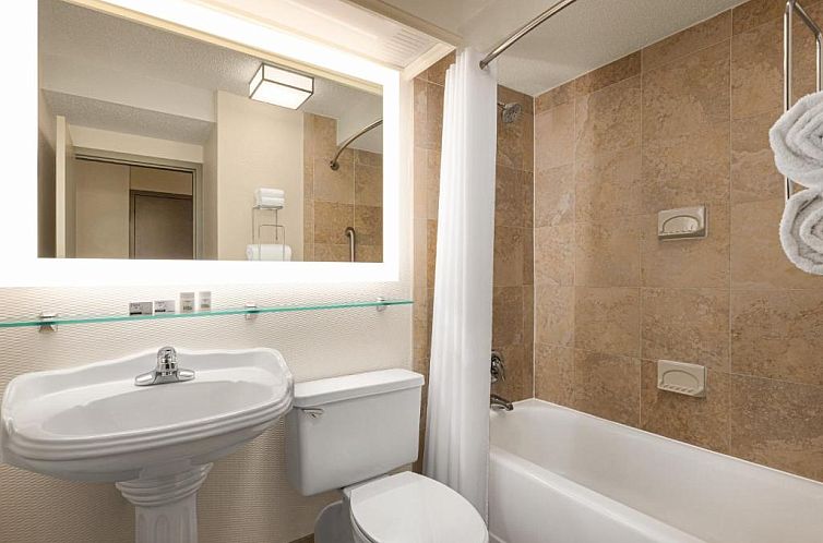 Holiday Inn Boston-Bunker Hill, an IHG Hotel