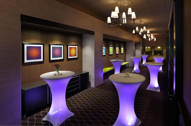 Holiday Inn Boston-Bunker Hill, an IHG Hotel