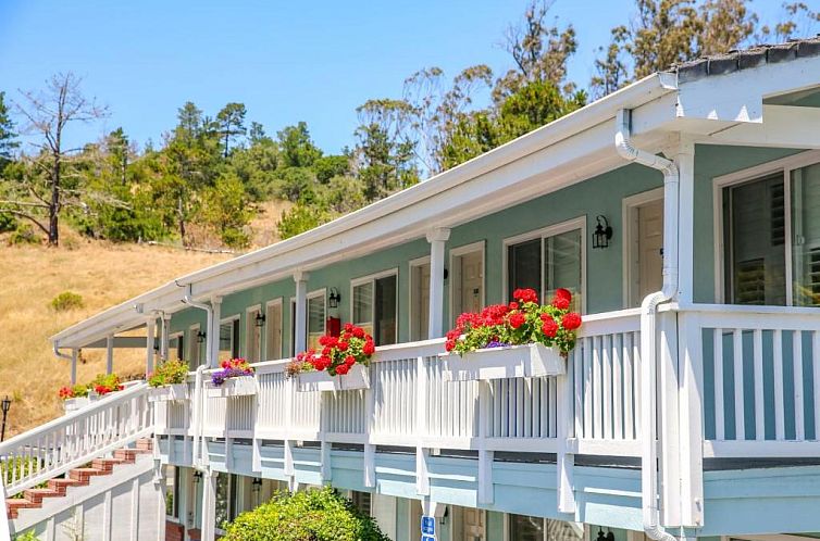 Bluebird Inn