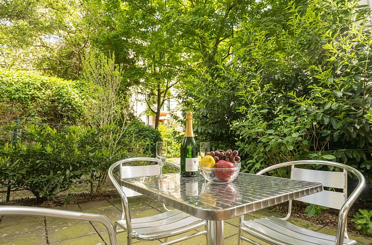 Appartement Appartment mit kleinem Garten und Terrasse