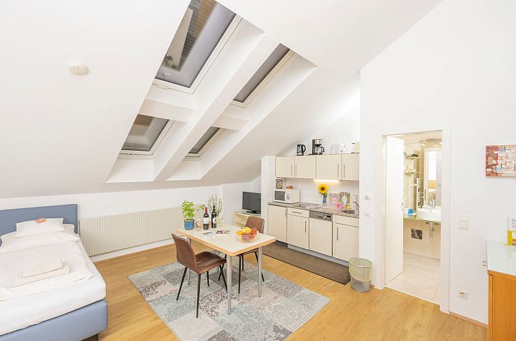 Appartement <B>Helles Ferienstudio im Dachgeschoss für Pär