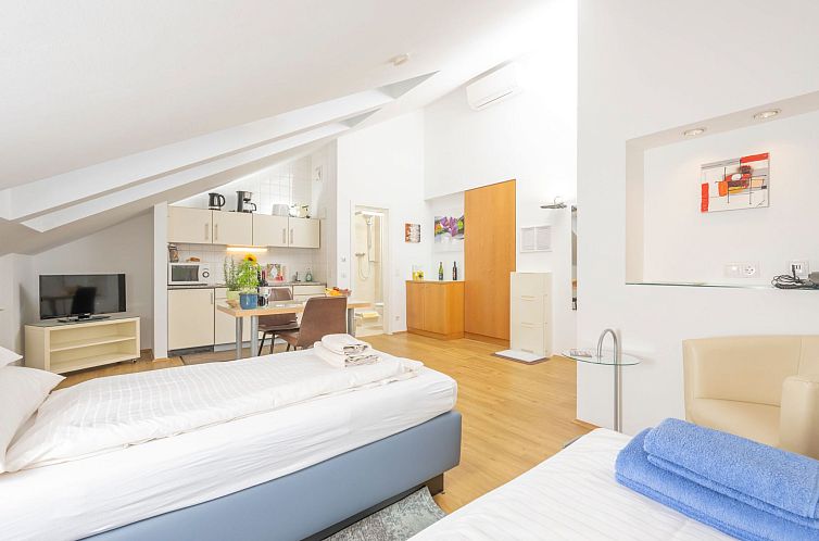 Appartement <B>Helles Ferienstudio im Dachgeschoss für Pär