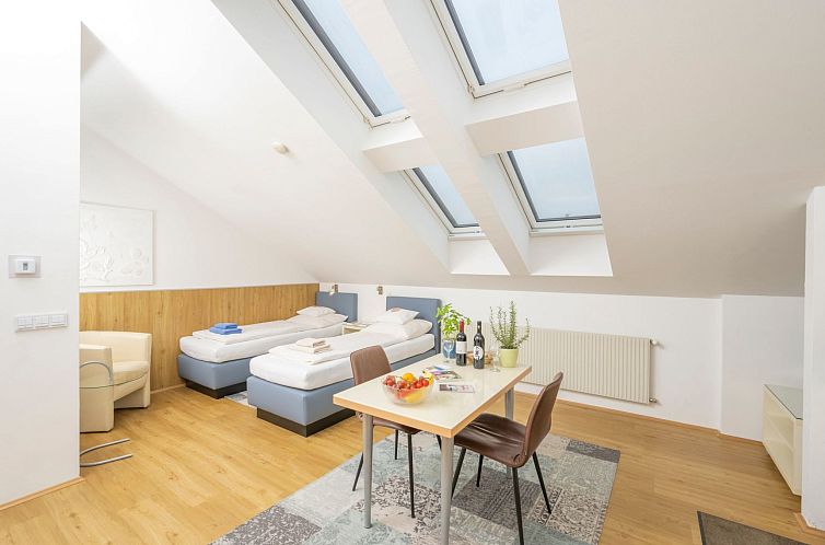 Appartement <B>Helles Ferienstudio im Dachgeschoss für Pär