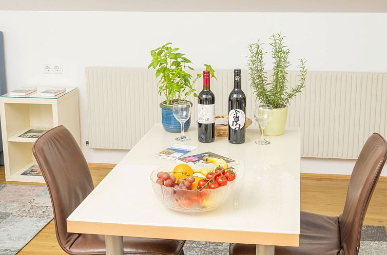 Appartement <B>Helles Ferienstudio im Dachgeschoss für Pär
