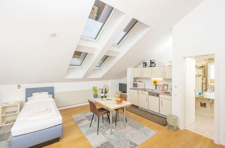 Appartement <B>Helles Ferienstudio im Dachgeschoss für Pär
