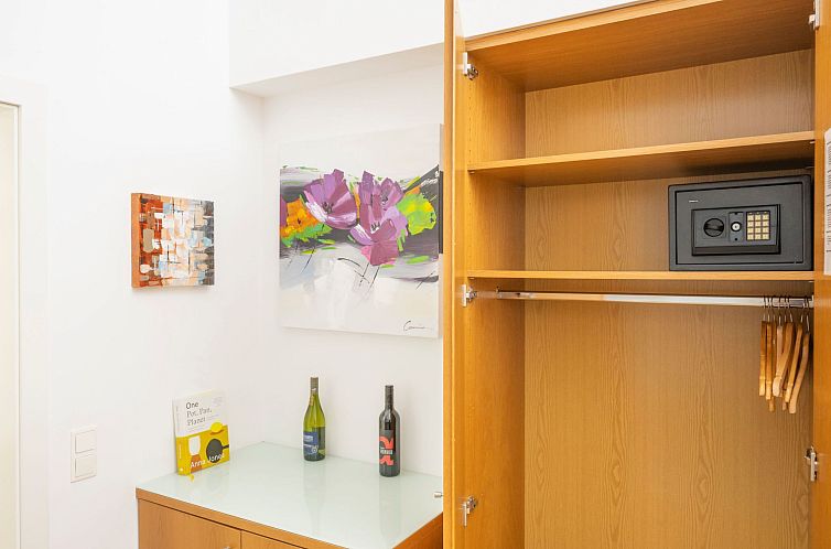 Appartement <B>Helles Ferienstudio im Dachgeschoss für Pär