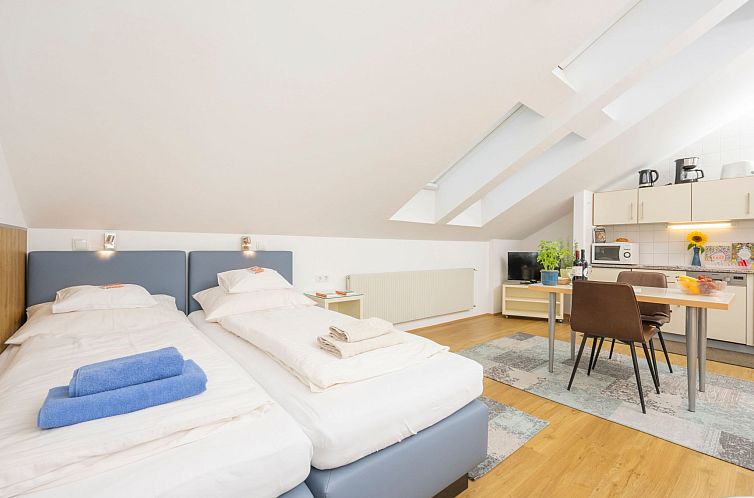 Appartement <B>Helles Ferienstudio im Dachgeschoss für Pär