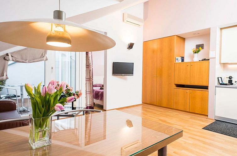 Appartement in Dornbach mit Privater Terrasse