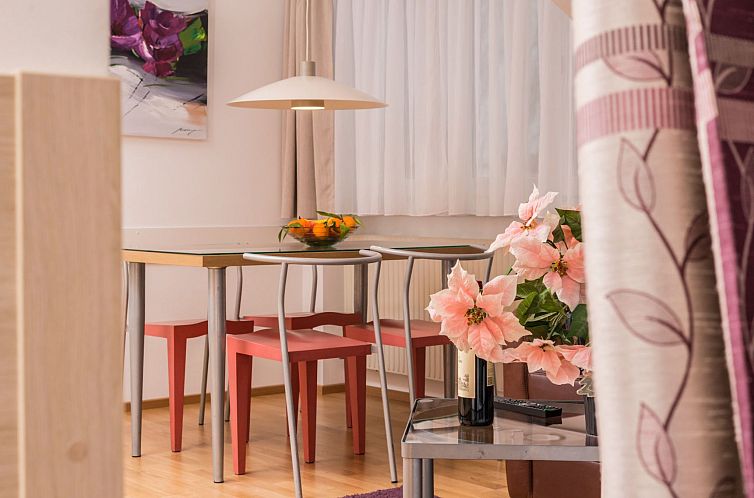 Appartement in Dornbach mit Privater Terrasse