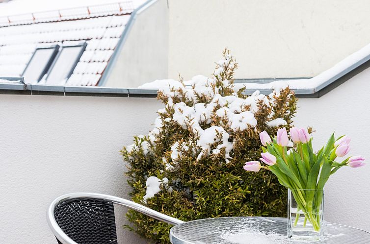 Appartement in Dornbach mit Privater Terrasse