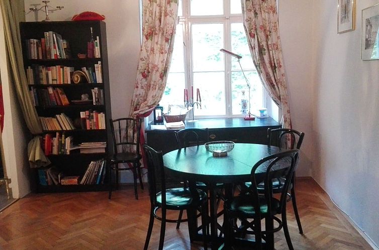 Appartement Wohnung in Hernals mit Garten- und Strassenblick