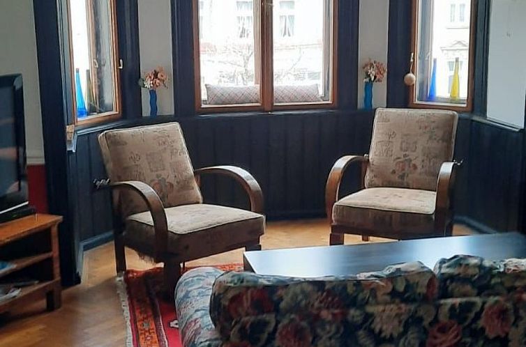 Appartement Wohnung in Hernals mit Garten- und Strassenblick