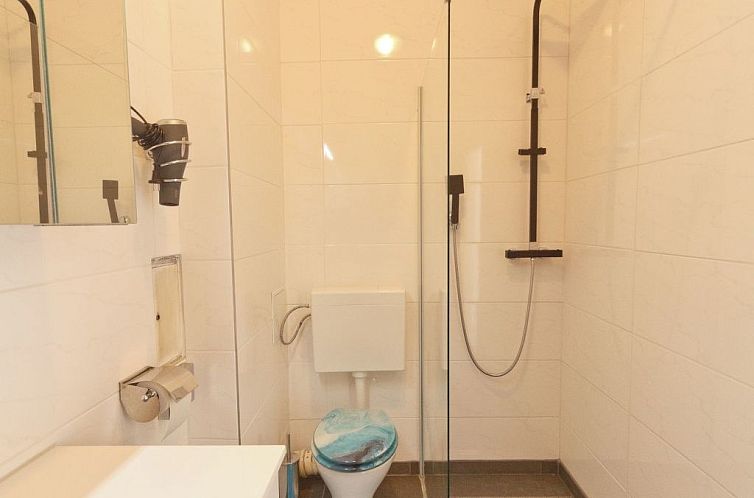 Appartement Wohnung in Fünfhaus mit Garten