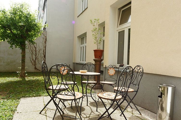 Appartement Appartement in Fünfhaus mit Garten