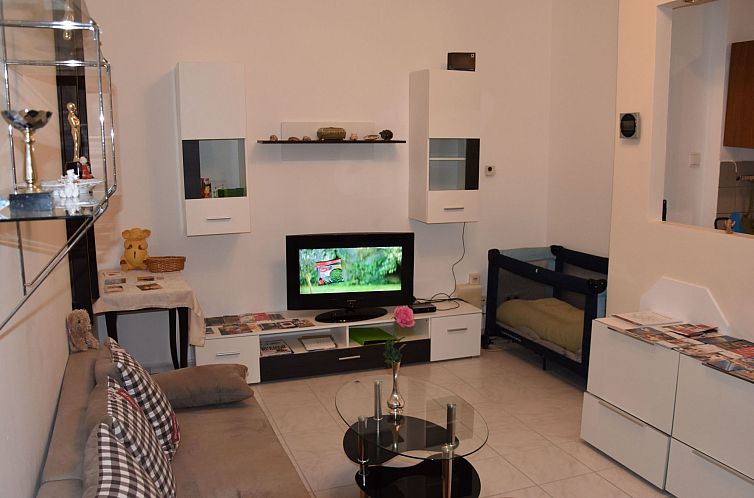 Appartement Charmante Wohnung in Fünfhaus mit Garten