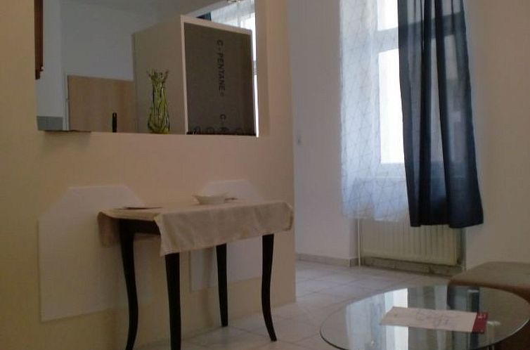 Appartement Charmante Wohnung in Fünfhaus mit Garten