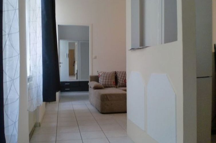 Appartement Charmante Wohnung in Fünfhaus mit Garten