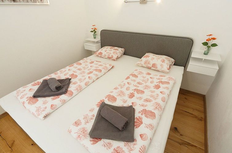 Appartement in Fünfhaus mit Garten