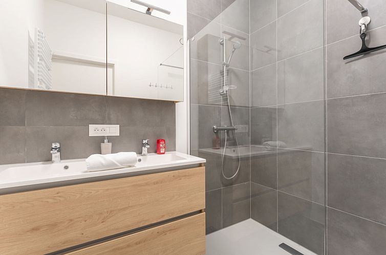 Appartement Parkville with parking & terrace