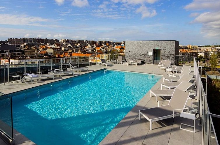 Enjoy panoramic views from the rooftop terrace of Apartment Railway to the Beach with balcony in Blankenberge, Belgian coast.