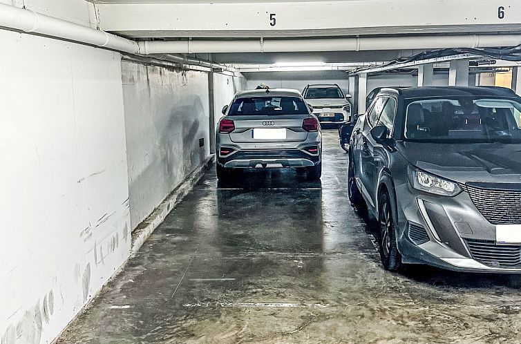 Appartement Chateauneuf with parking