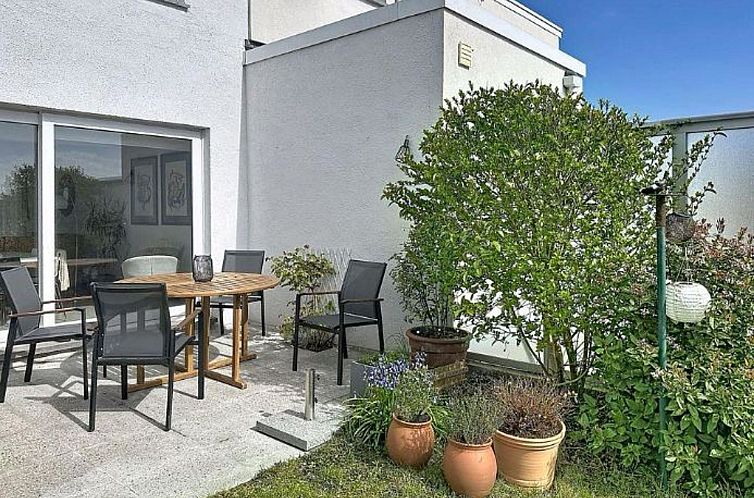 Vakantiehuis sea-kret with garden