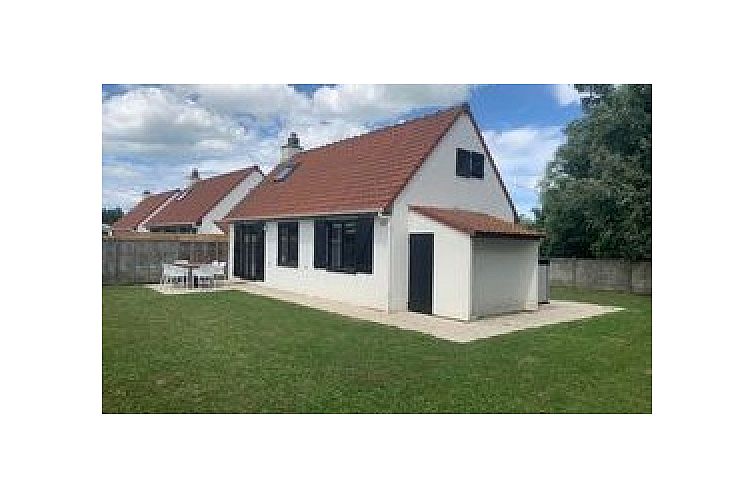 Vakantiewoning Zeebries 303 zeewind in Bredene met ruime tuin en terras aan de Belgische kust.