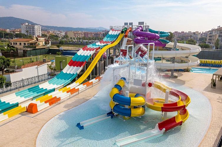 Golden Taurus Aquapark Resort