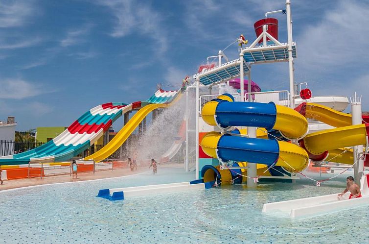 Golden Taurus Aquapark Resort