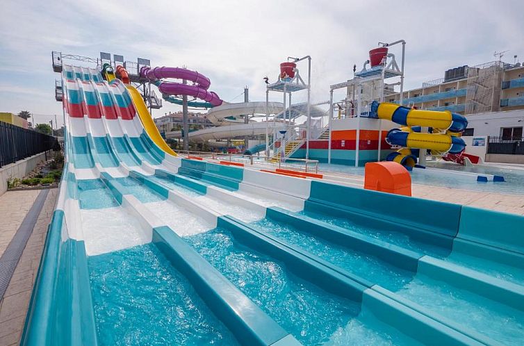 Golden Taurus Aquapark Resort