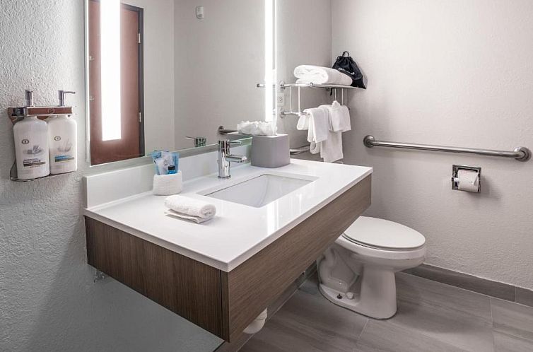 Holiday Inn Express Hotel & Suites Orange City - Deltona, an