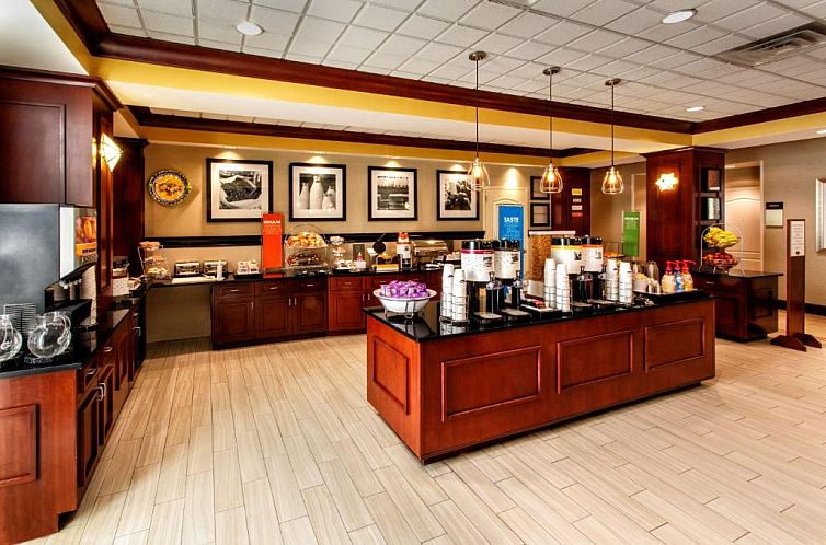Hampton Inn & Suites Staten Island