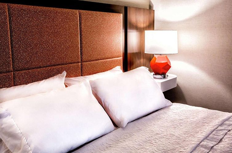 Hampton Inn & Suites Staten Island