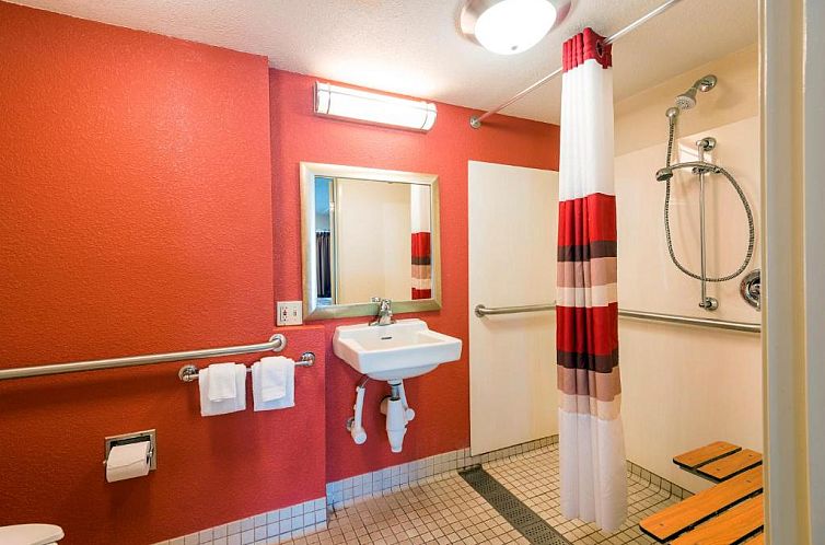 Red Roof Inn Rockford